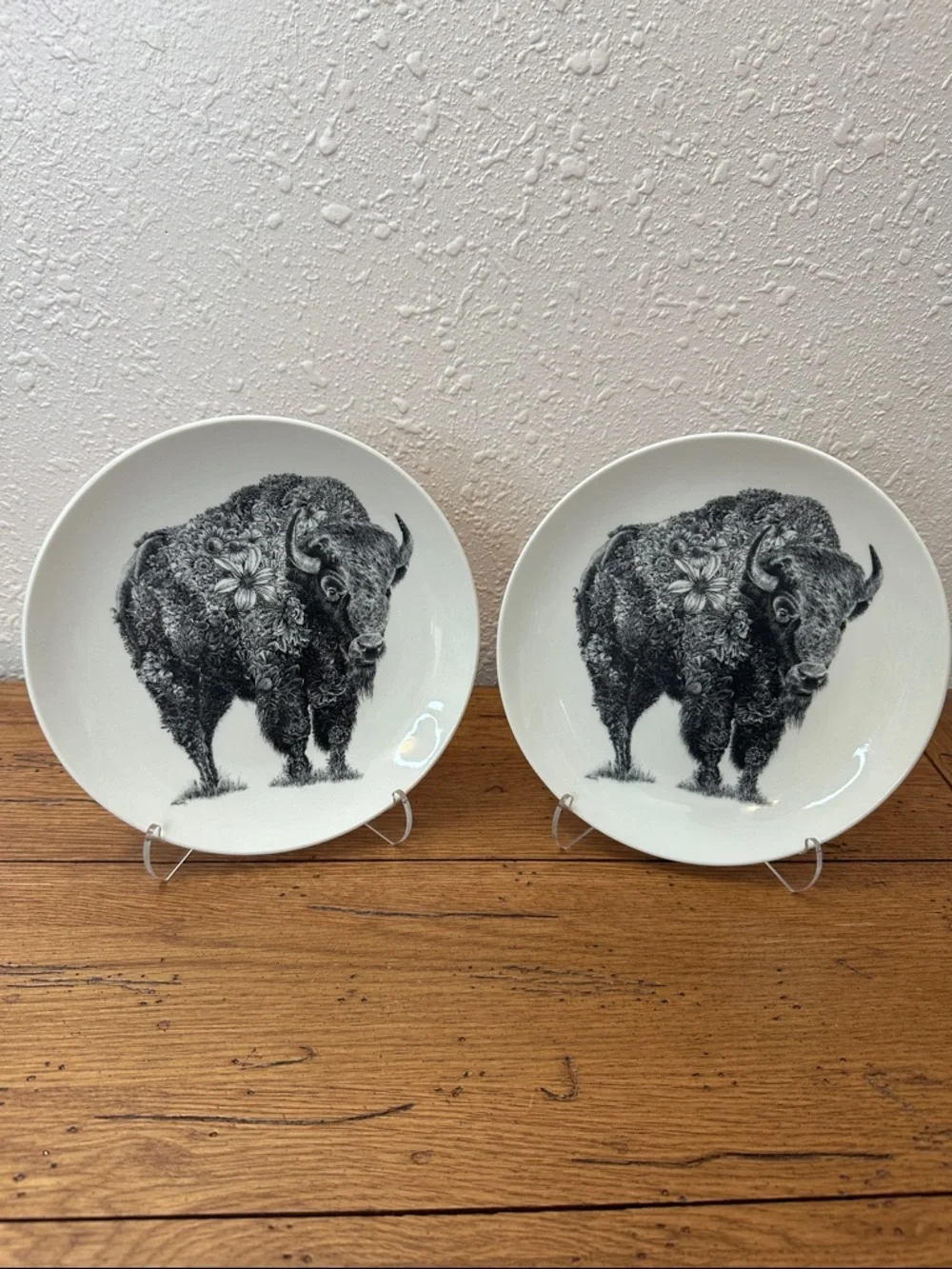 Maxwell & Willams Bison Salad Plates in Black and White - Set of 2 - Picture 3 of 8